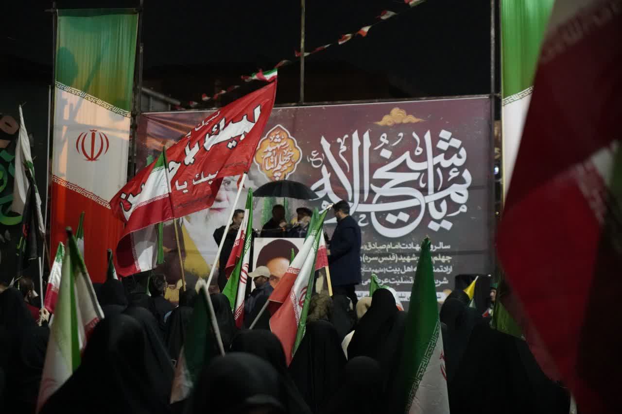تجمع بزرگ شب شهادت امام صادق(علیه السلام)