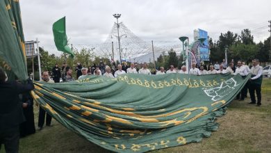 برافراشته شدن بزرگترین پرچم امام رضا (ع)