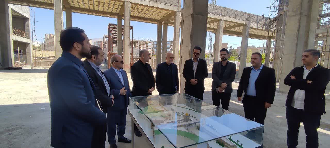بازدید مسئولان بنیاد و سازمان حفظ آثار دفاع مقدس از گلزار شهدای گمنام شهر اندیشه