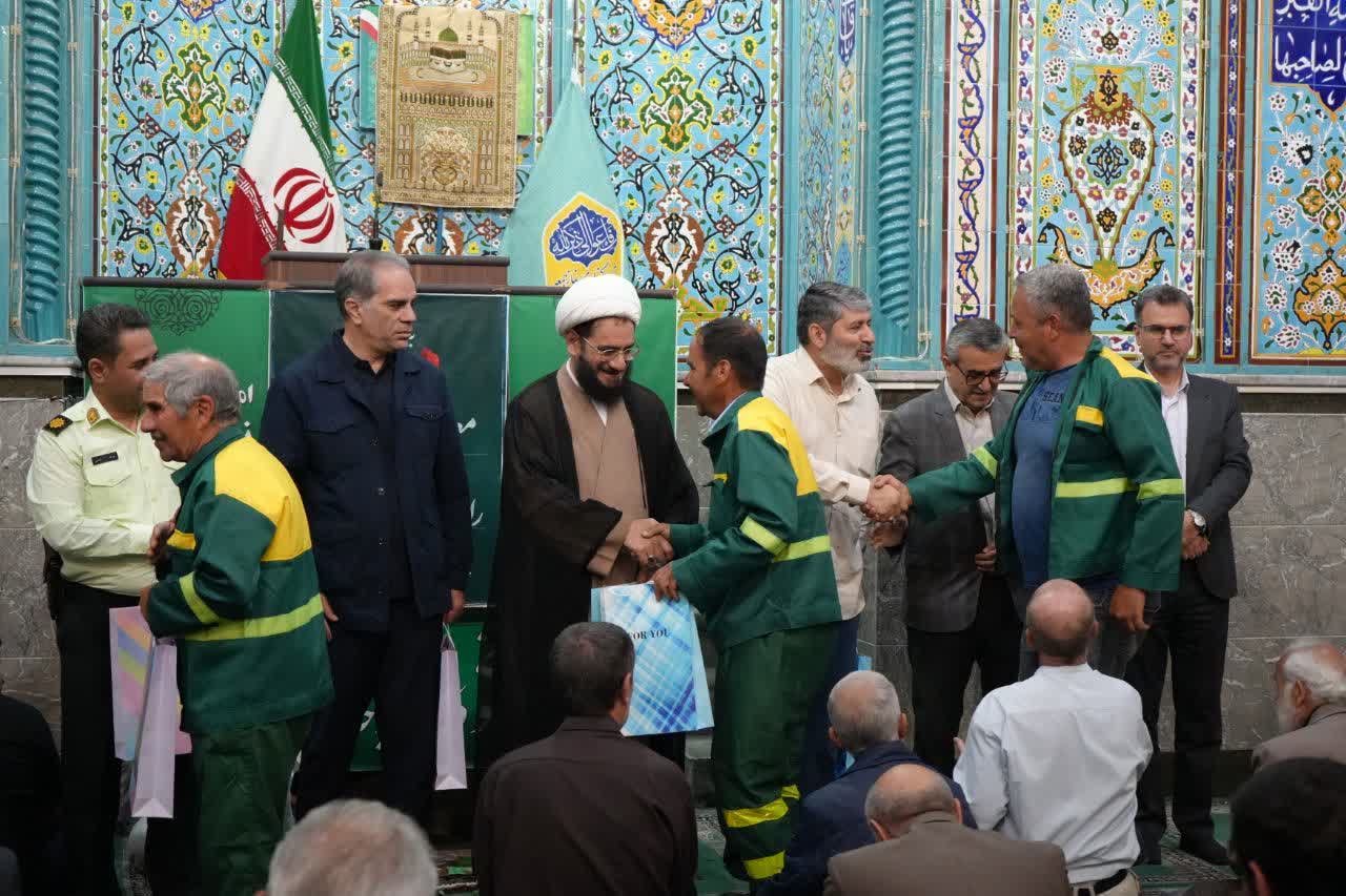 تکریم «ایثارگران عرصه تلاش» در سنگر عبادی سیاسی نمازجمعه
