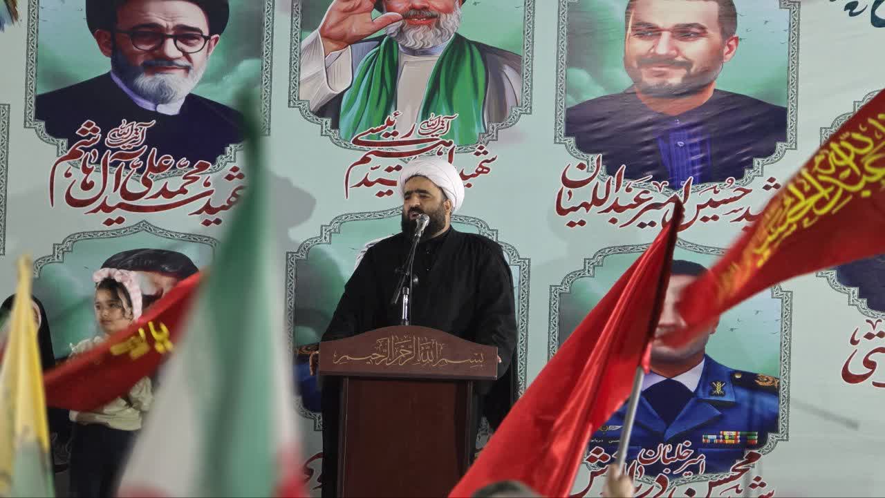 تجدید میثاق مردم متدین شهر اندیشه با آرمان‌های شهدای خدمت