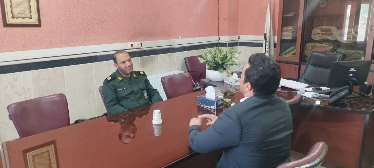 دیدار رئیس اداره برق اندیشه با فرمانده جدید سپاه ناحیه شهر اندیشه