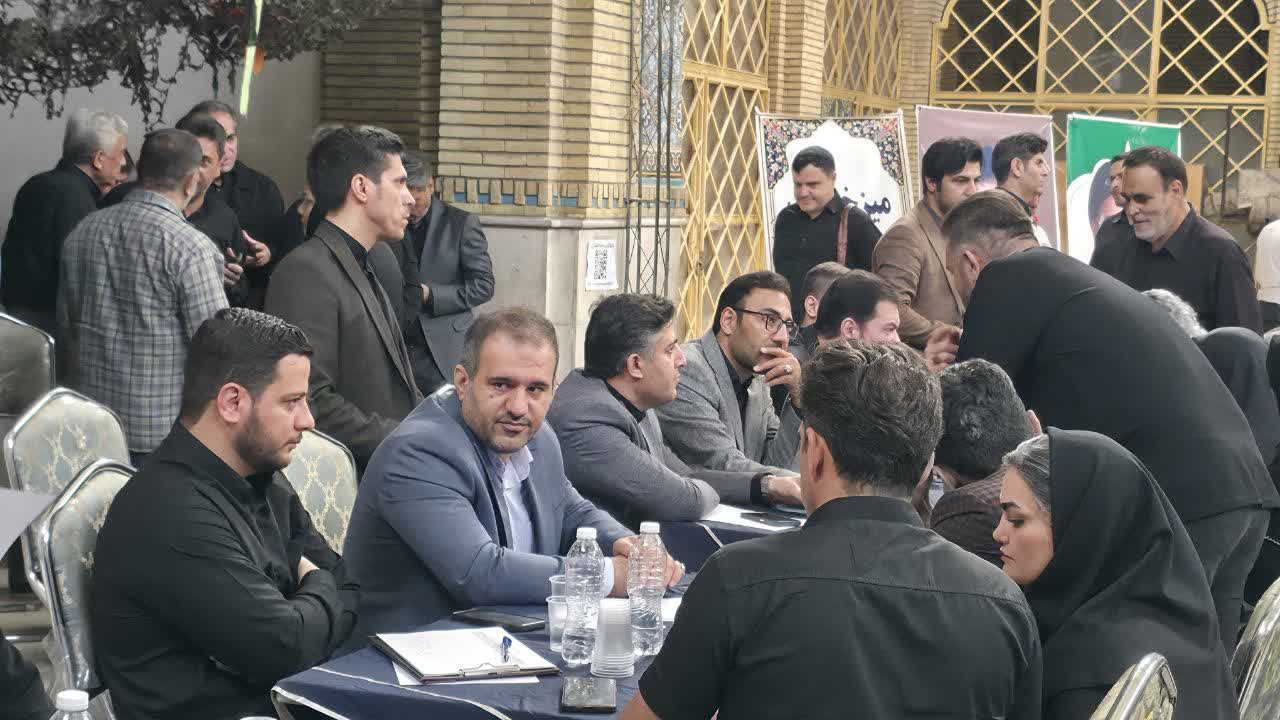 برپایی میز خدمت قضایی با حضور دادستان شهرستان شهریار در نماز عبادی -سیاسی جمعه شهر اندیشه